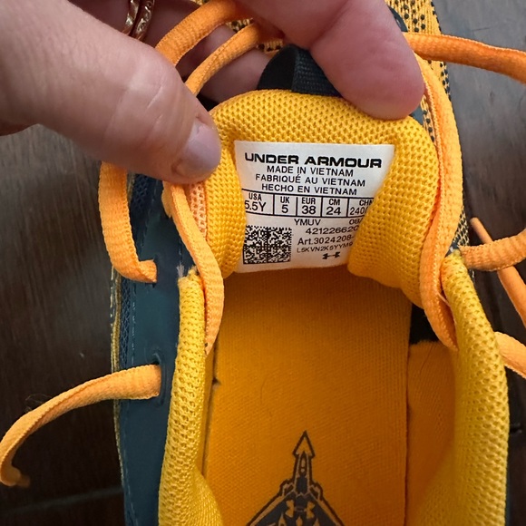 Under Armour Kids Sneakers in Yellow and Black - Picture 6 of 6